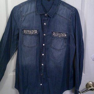 EARL JEANS DENIMN SHIRT SZ. PETITE MED.